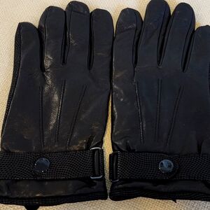 New Black 100% Leather w/ Thinsulate insulation.